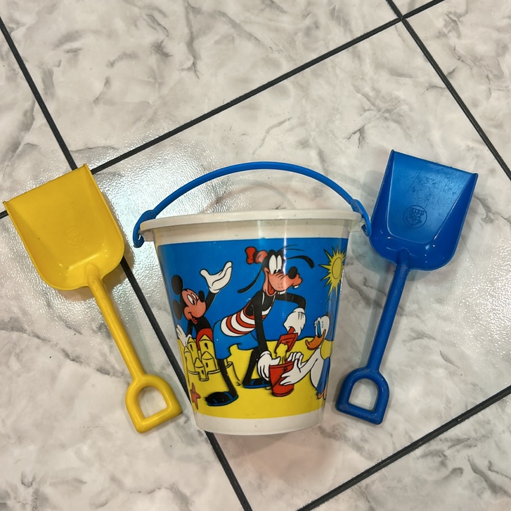 VTG 80’s Walt Disney HG Sand Toys Bucket Shovel Set Mickey Mouse Goofy Donald